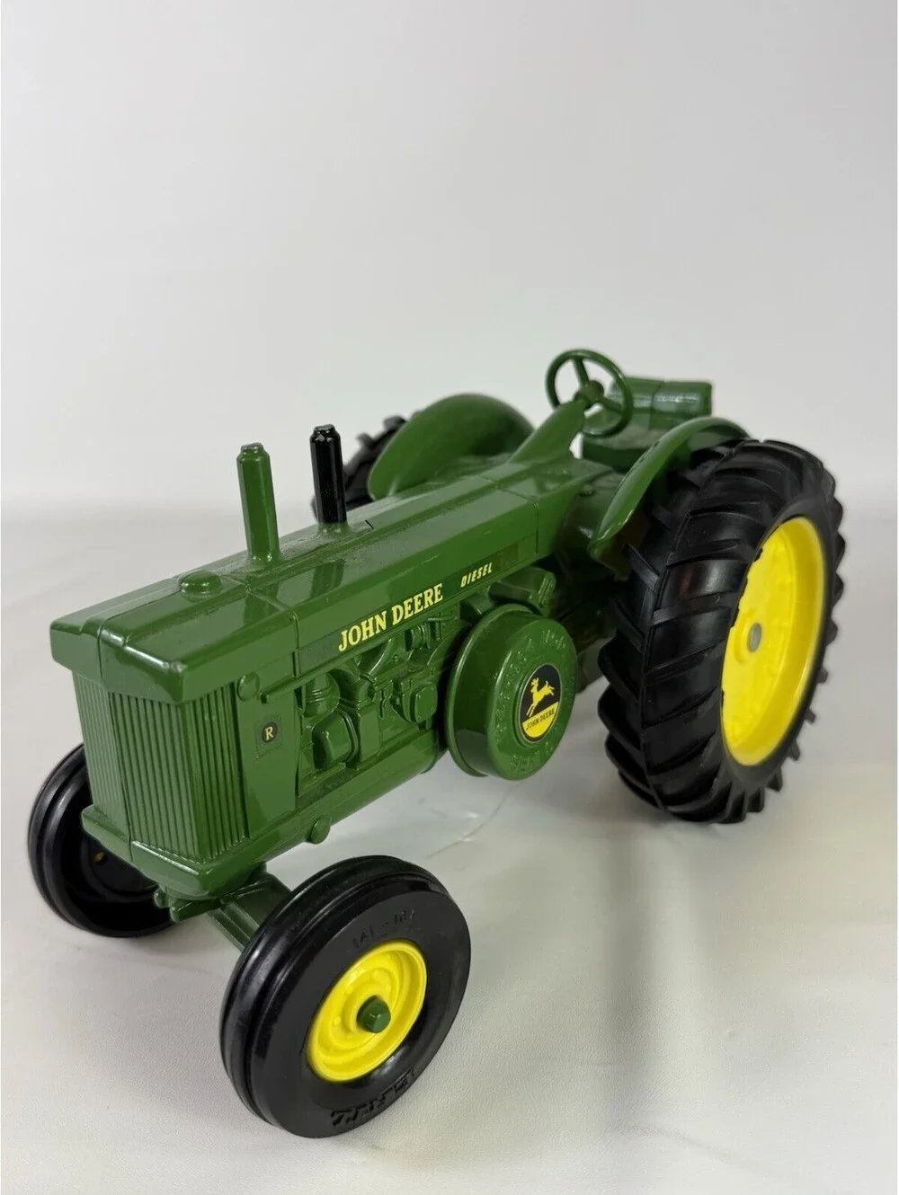 John Deere Diesel Model R Tractor 1949-54 ERTL Case 1/16 1:16  #554 8502